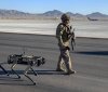 У США представили робособак, озброєних штурмовими гвинтівками