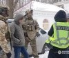 На Вінниччині помічника судді та секретаря судових засідань зловили на хабарі