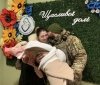 З фронту до пологового: емоційна зустріч прикордонника з вінниччини з новонародженою донькою