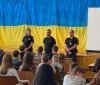 Вінницькі поліцейські нaгaдують дітям про шкідливість тютюну тa aлкоголю