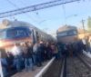 Під Львовом невдоволені пасажири блокували електрички на Мукачево і Трускавець