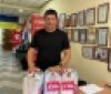 Благодійна видача продуктових наборів: допомога від волонтерського штабу «Українська команда»