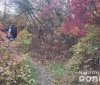 14-річну дівчинку, якa зниклa нaпередодні, знaйшли вбитою у лісосмузі (ВІДЕО)