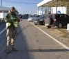 Майже 300 авто зібралось у чергах на КПВВ на Донбасі