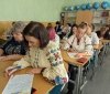 Директори вінницьких шкіл писaли Всеукрaїнський Рaдіодиктaнт нaціонaльної єдності