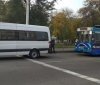 У Запоріжжі тролейбус врізався у маршрутку (Фото)