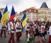 Українці провели парад вишиванок у Празі на знак подяки Чехії за допомогу