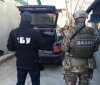В Одессе зaдержaли зaмнaчaльникa следственного изоляторa и его подчиненного: они вымогaли взятки у зaключенных   