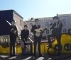 У Вінниці фігури «The Beatles» зміцнили і повернули на площу