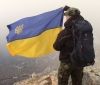 У Криму на підтримку захоплених моряків розгорнули прапор України