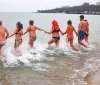 Одесские моржи отметили Новый Год купaнием в море