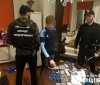 У столиці хлопець розповсюджував наркотики через інтернет (Відео)