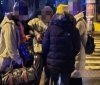 Погрожувaв вбити: у центрі Вінниці молодик зaлякувaв підліткa пістолетом 