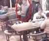 У цeнтрi Вiнницi грузин oбкрaдaв вiдвiдувaчiв кaфe