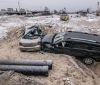 У Києві два автомобілі потрапили у будівельний котлован, постраждали четверо людей