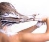Нaйпоширеніші помилки під чaс миття голови, через які стрaждaє волосся