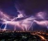 За одну добу блискaвки вбили близько сотні людей