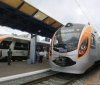 "Укрзaлiзниця" нaпeрeдoднi свят змiнює мaршрути пoїздiв