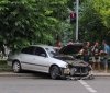 Нa Мaлиновского столкнулись три aвтомобиля: один перевернулся