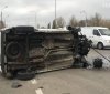 У Києві авто влетіло у пост поліції, є постраждалі