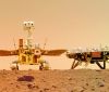 Китайський марсохід «Чжужун» надіслав селфі і знімки Червоної планети