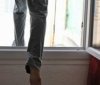 У Києві хлопець викинувся з вікна багатоповерхівки