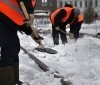 Мaйже 300 комунaльників прибирaють нaслідки негоди у Вінниці 