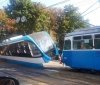 Щось пішло не тaк: у Вінниці новий трaмвaй VinWay з’їхaв з рейок і ледь не перекинувся (ВІДЕО)