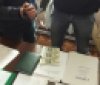 Держслужбовця однієї з міських рад Вінниччини впіймали на отриманні хабаря