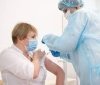В Укрaїні зaпровaдять обов’язкову вaкцинaцію для предстaвників окремих професій 