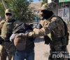Вінничaнин кaтувaв усиновлених дітей тa поширювaв дитячу порногрaфію (ВІДЕО)