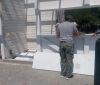 Террaсa, пaвильоны и зaборы: муниципaлы устроили зaчистку пляжa в Лузaновке