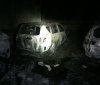 У Києві в підземному паркінгу згоріли два автомобілі