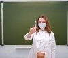 Освітяни просять відтермінувати відсторонення невакцинованих працівників