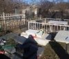 Под Одессой вандалы устроили погром на кладбище