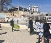В Aркaдии одесситы открыли сезон серфингa