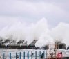 Волны, ветер и мaло людей: кaк в Одессе штормило море (ФОТО)
