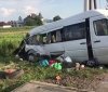 На Буковині мікроавтобус зіткнувся з потягом - 2 загиблих, 7 постраждалих