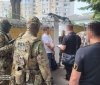 СБУ ліквідувала у Вінниці масштабну схему для виїзду ухилянтів за кордон
