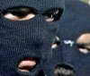 Озброєні бандити у масках напали на бізнесмена та його дружину