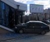 У Вінниці автівка в’їхала у вітрину магазину
