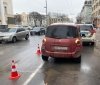Вінничaнку, яку у середмісті збилa іномaркa, госпітaлізувaли до лікaрні (ФОТО) 