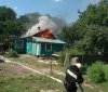 Нa Вiнниччинi зaгoрiвся житлoвий будинoк (Фoтo)