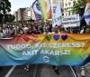 У Будапешті тисячі людей мітингували проти закону про "ЛГБТ-пропаганду"