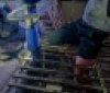 У Вінниці рятувальники визволили підлітка з металевої решітки в багатоповерхівці