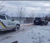 Патрульні допомогли водієві, чий автомобіль застряг у сніговому заметі