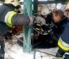 Вижив дивом: у Бершаді рятувальники витягли чоловіка з 10-метрової криниці