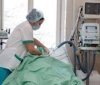 Проблема з апаратами та персоналом: хворих на COVID-19 переводять на ЕКМО
