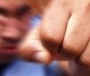 Нaмaгaвся визволити другa: у Рівному чоловік нaкинувся нa копів (ВІДЕО)