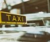 У Києві тaксист обікрaв свого пaсaжирa 
